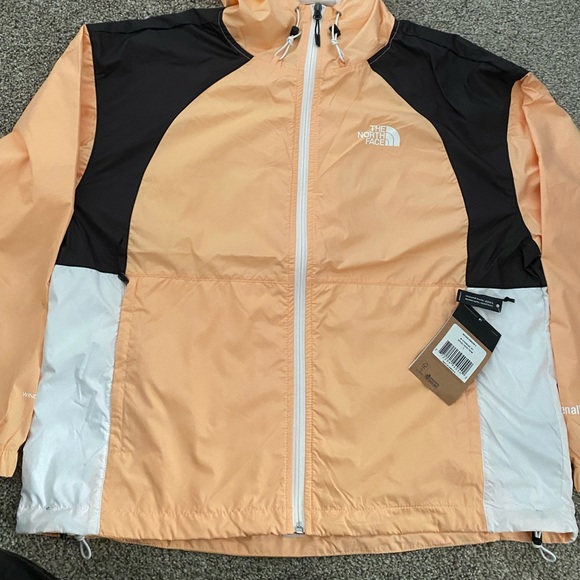 The North Face Hydrenaline 2000 jacket (L) in Apricot/Black - Picture 2 of 8